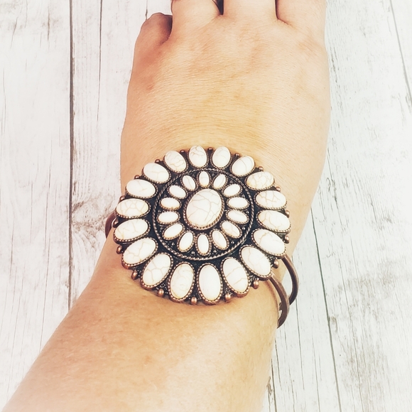Copper & white squash blossom western bracelet - Picture 4 of 4